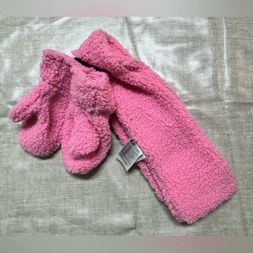 H&M Pink Fleece Mittens and Scarf Set Pink - Kids | H&M